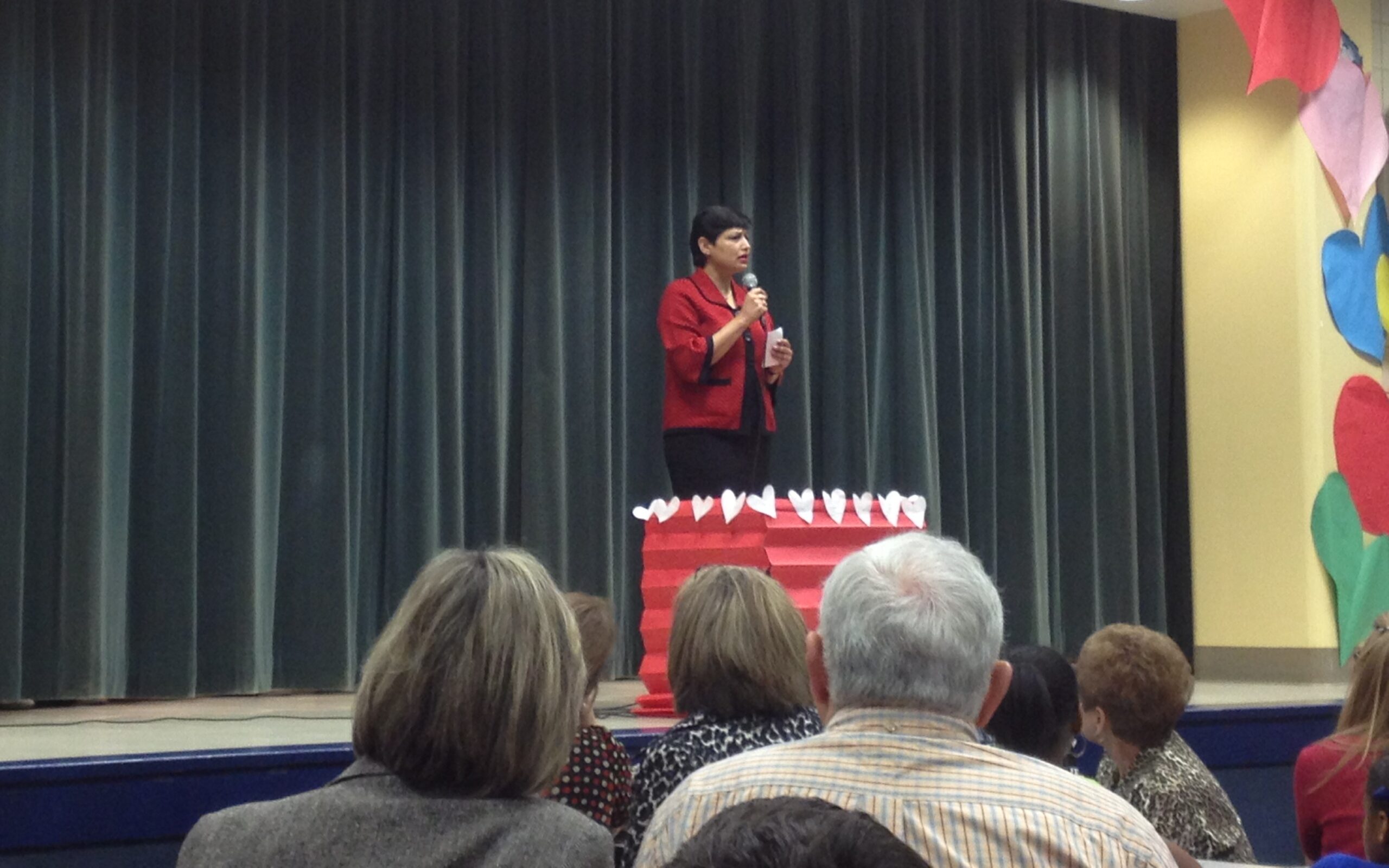 Dr. Chandra speaks to parents at Lakewood Primary School